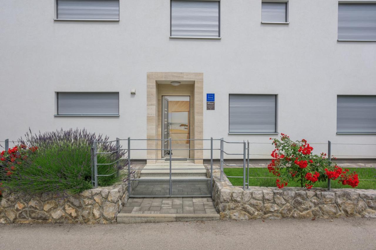 Apartments Vengust Malinska Exterior photo